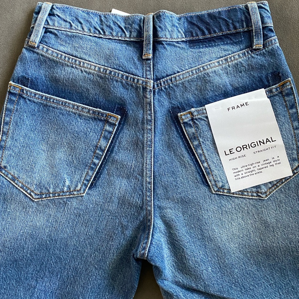 Frame Denim High-Rise Jeans in Medium Blue Wash - Picture 8 of 10